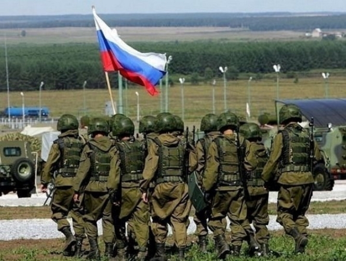 На границе с Украиной находятся 16 000 военных РФ - Парубий