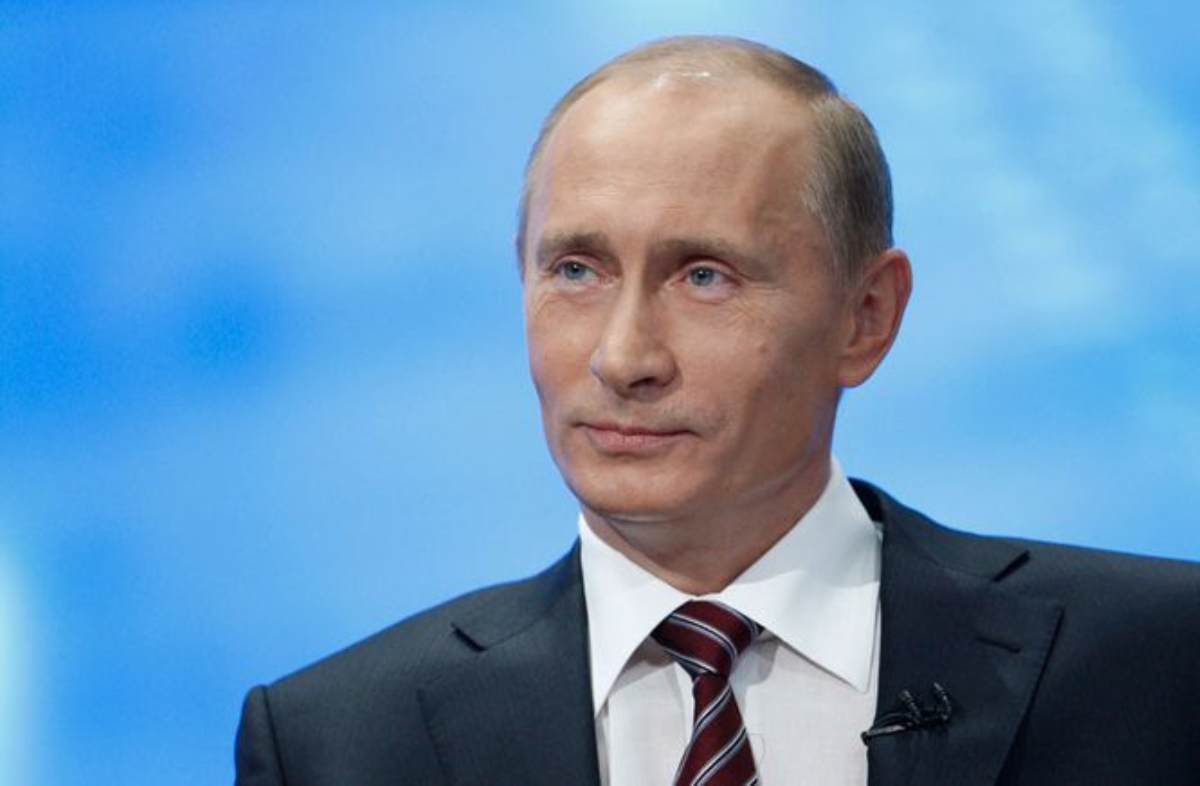 Комментатор не вытерпел и спел «народную песню» о Путине в прямом эфире