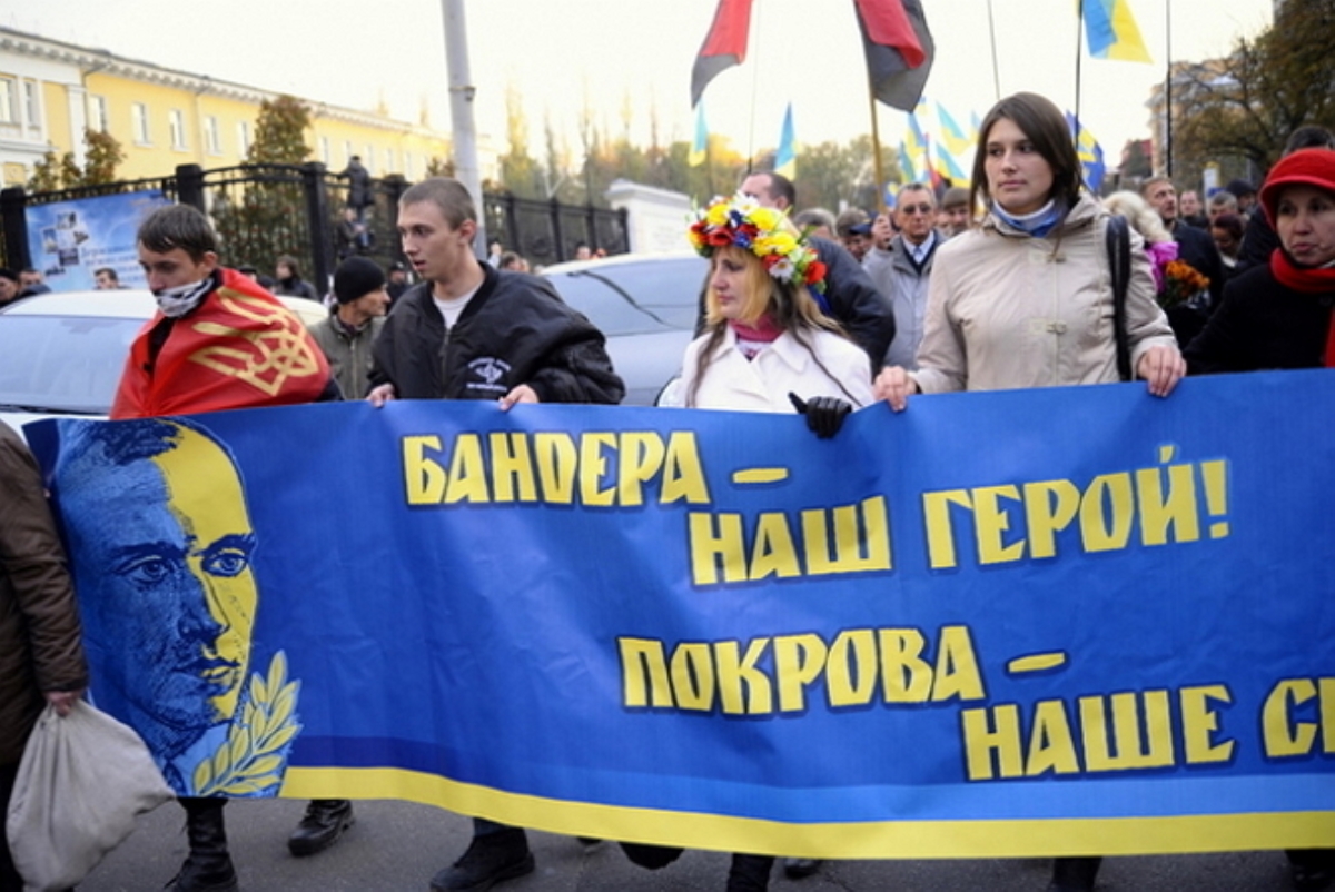 В Киевсовете предложили переименовать в честь Бандеры проспект, где находится посольство РФ