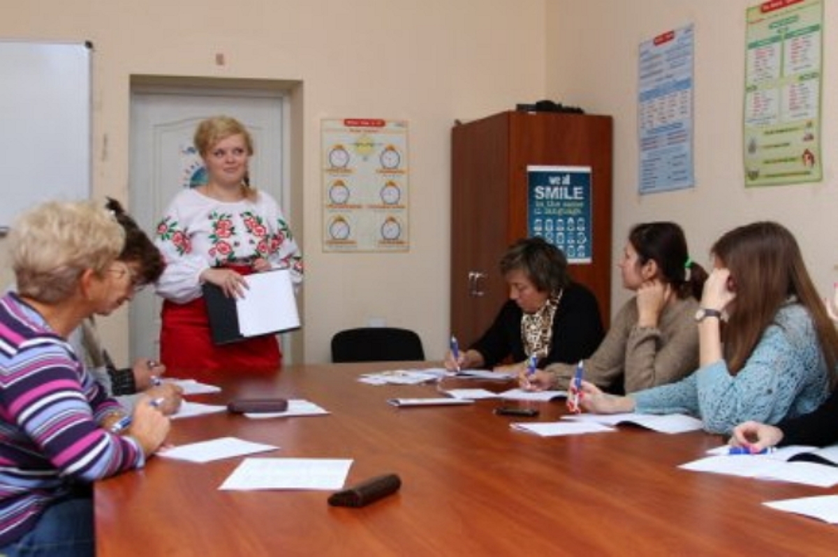 В Киеве для переселенцев из Донбасса появились курсы украинского языка