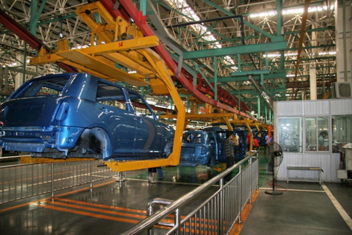 Производство легковых авто в Украине за год снизилось на почти 80%