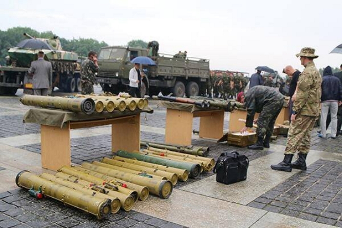 Кремль прекращает поставки оружия на Донбасс - депутат Госдумы