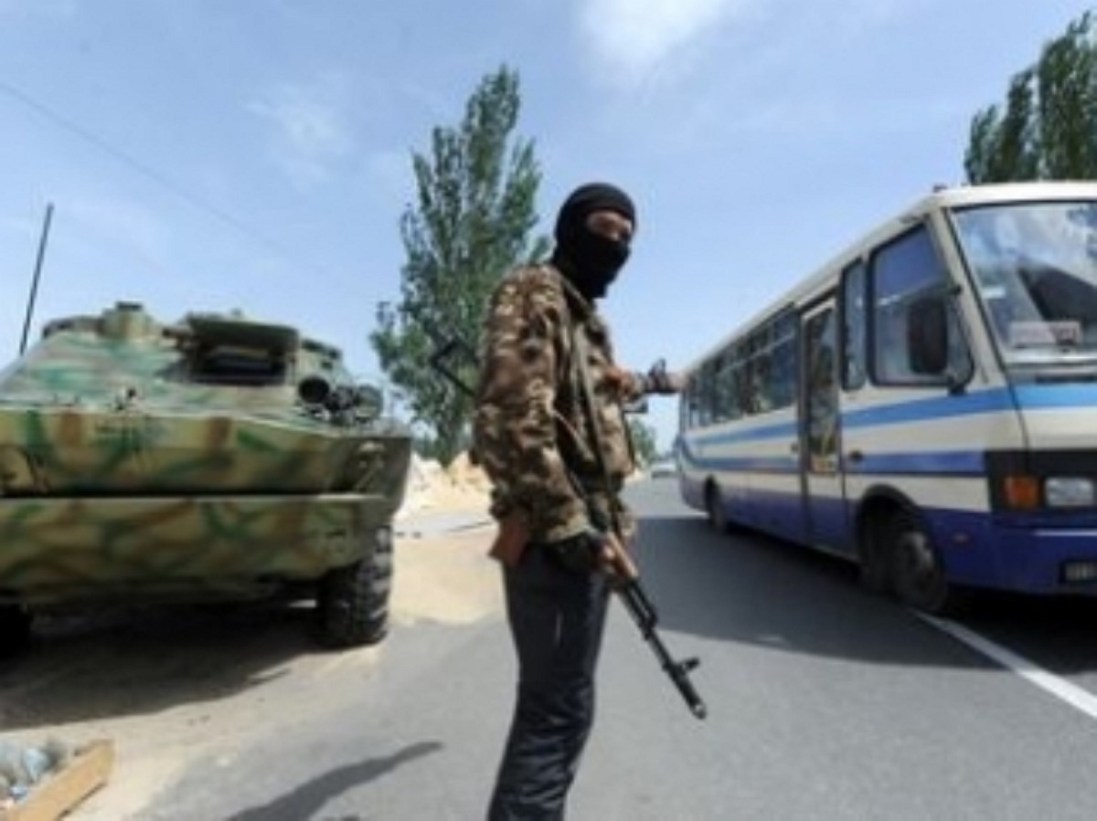 Террористы похитили пассажиров автобуса в Донецке