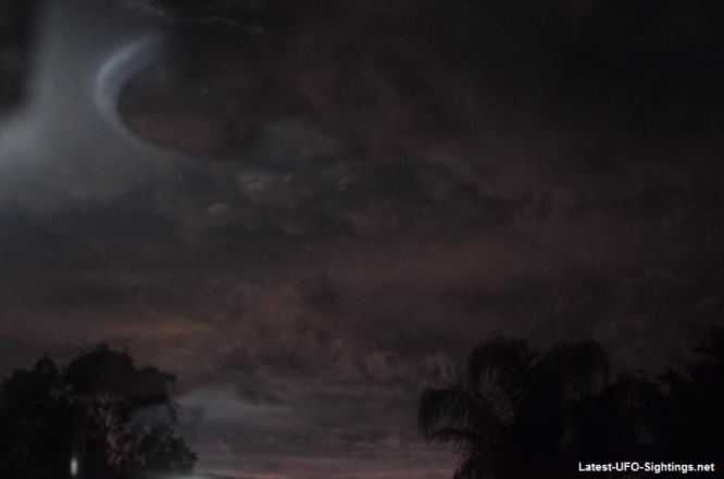 В Австралии во время шторма видели НЛО