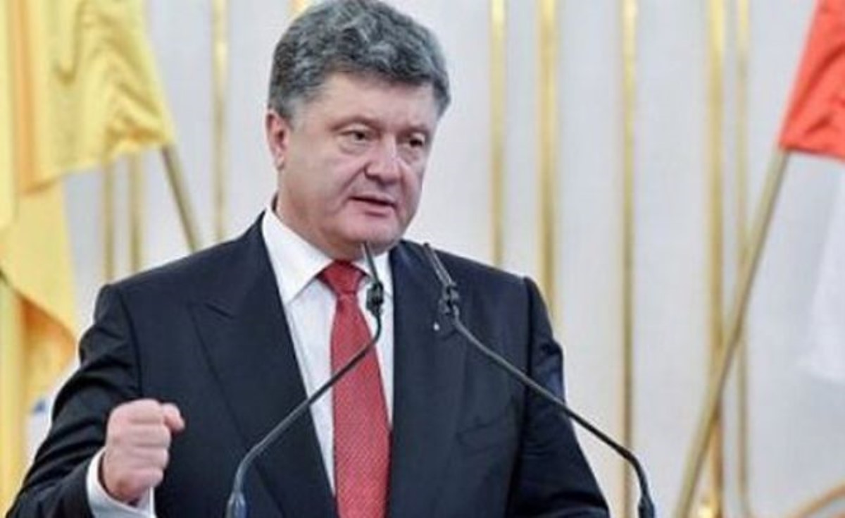 Украина пока не будет просить членства в НАТО, – Президент