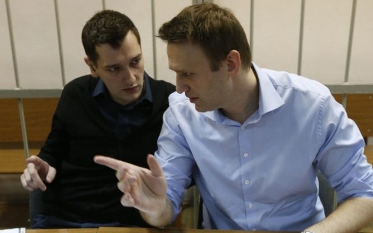 Суд признал Навальных виновными