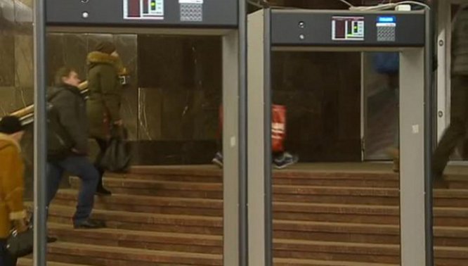 С 1 января в Москве начнут досмотр пассажиров метро