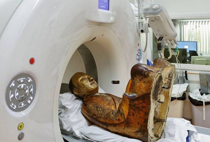 Археологи обнаружили мумию монаха внутри статуи