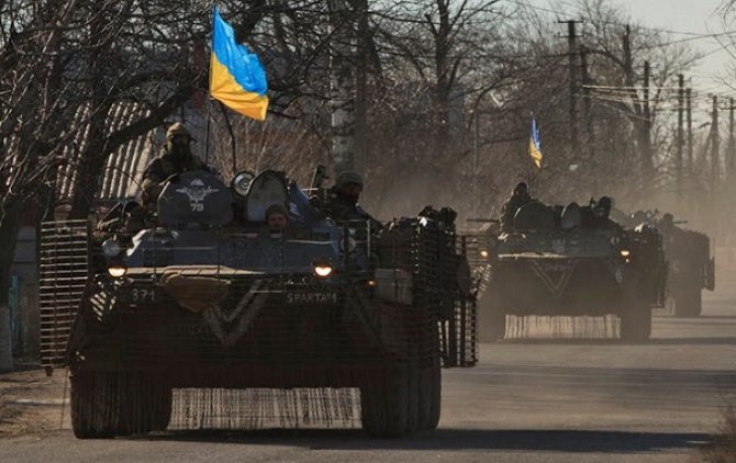 Украина не будет полностью отводить вооружения на Донбассе