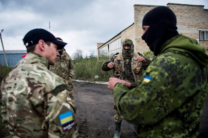 У Порошенко заявили, что бойцов "Правого сектора" никто не блокировал
