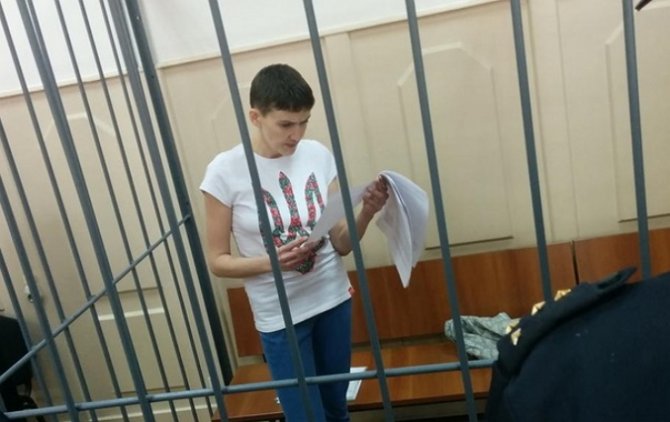 Савченко останется под арестом минимум до конца июня