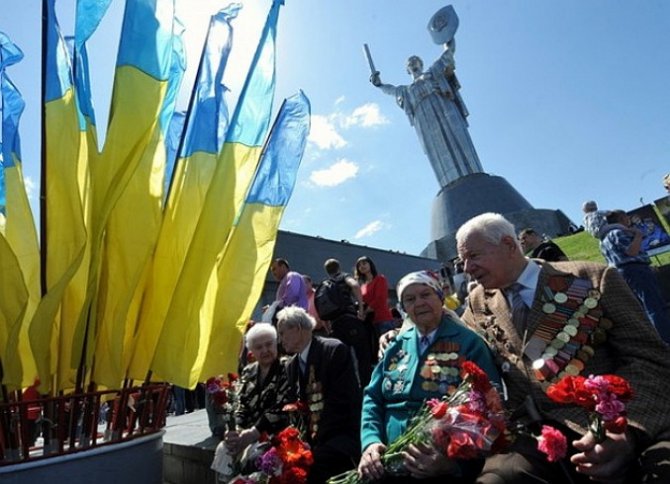 В Киеве ветеранам выплатили материальную помощь