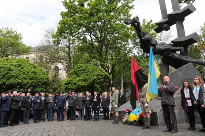 Во Львове помянули жертв коммунистических преступлений