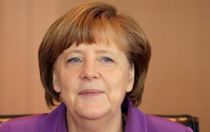 ЕС пока не может смягчить визовый режим для Украины - Меркель