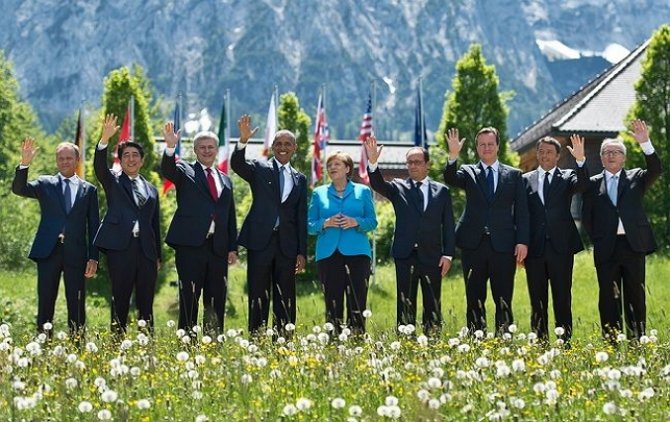 На саммите G7 Обама и Меркель долго обсуждали ситуацию в Украине