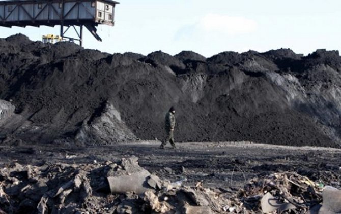 Добыча угля в Украине за год упала более чем на 50%