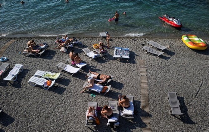 За год в Крыму резко сократилось количество пляжей