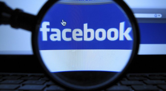 Россия увидела в Facebook пропаганду однополой любви