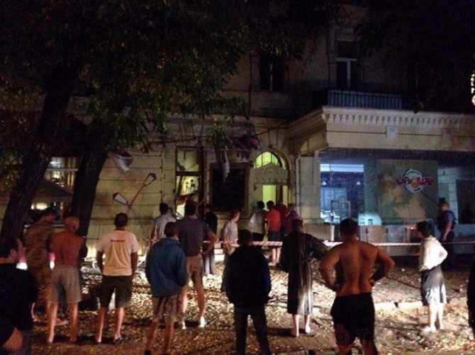 В центре Одессы у кафе прогремел взрыв