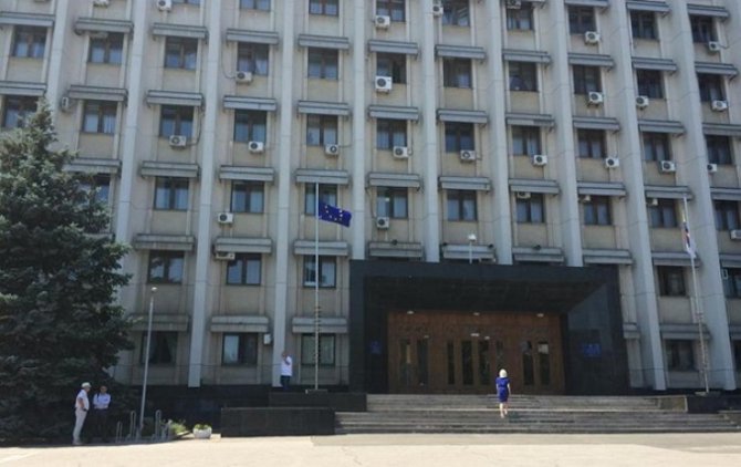 У здания Одесской ОГА флаг Украины заменили флагом ЕС