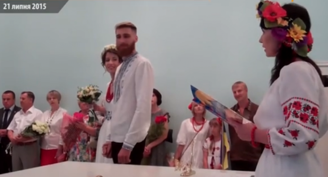 В Украине впервые поженились молодожены, подавшие документы онлайн