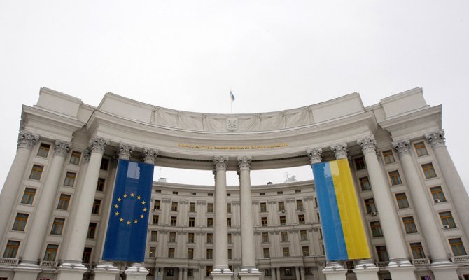 Украина сократит количество посольств - Климкин