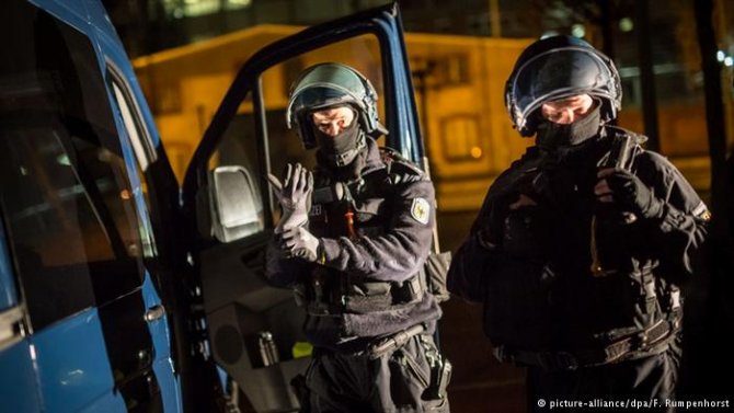 Немецкая полиция усиливает борьбу с перевозчиками мигрантов