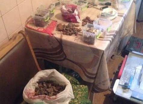 Возле Львова СБУ обнаружила подпольный цех по обработке янтаря