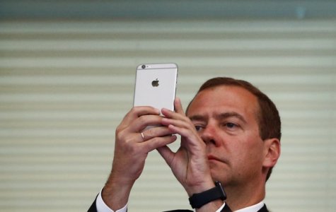 Медведев инициировал начало борьбы с алкоголизмом в РФ