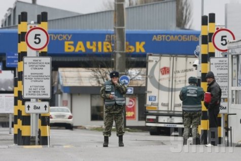 Российская таможня возвращает грузовики с турецкими товарами в Украину