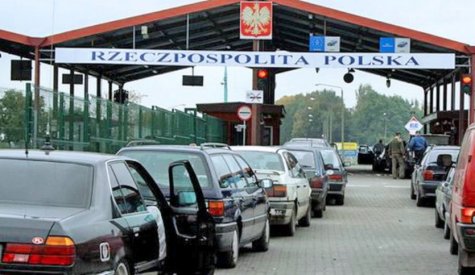 На границе с Польшей вновь наблюдаются автомобильные очереди
