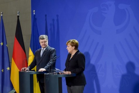 Порошенко и Меркель поговорили о выполнении Минских соглашений