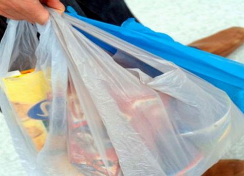 В Украине преступники все чаще отбирают продукты у людей, которые выходят из супермаркетов