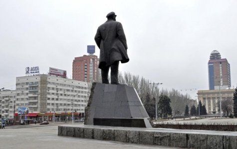 В Донецке восстановили поврежденный памятник Ленину