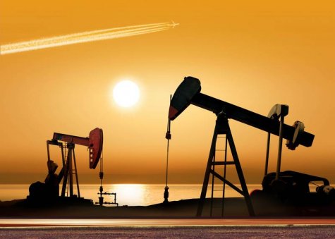 Цена российской нефти упала больше чем на треть