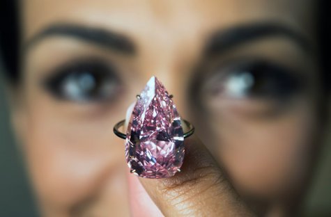 Sotheby’s продал самым дорогой в истории розовый бриллиант за $31,6 млн