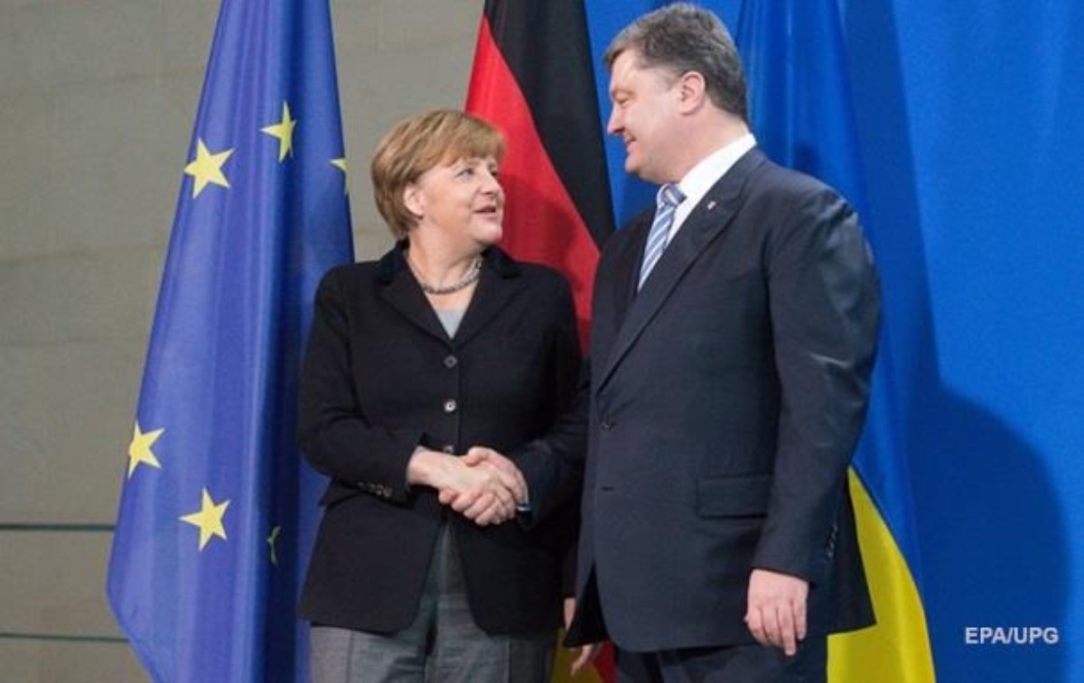 Порошенко по телефону обсудил с Меркель минский процесс