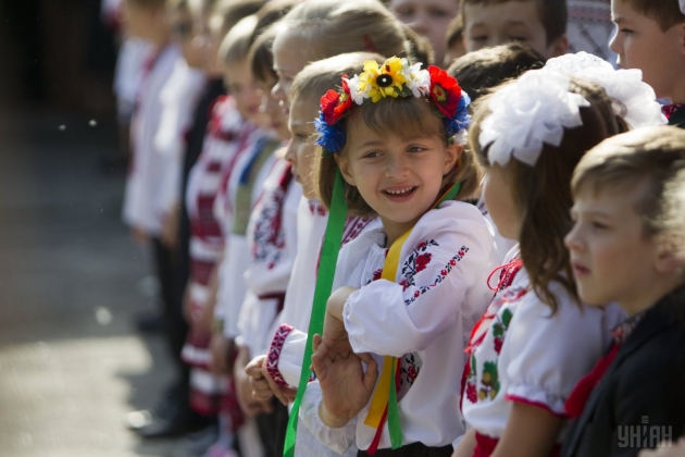60% граждан Украины считают родным языком украинский - опрос