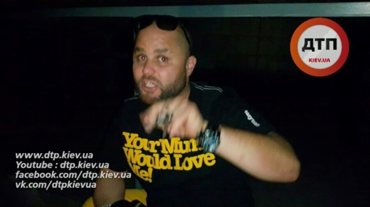 В Киеве пьяный иностранец  на автомобиле пытался скрыться от патрульной полиции