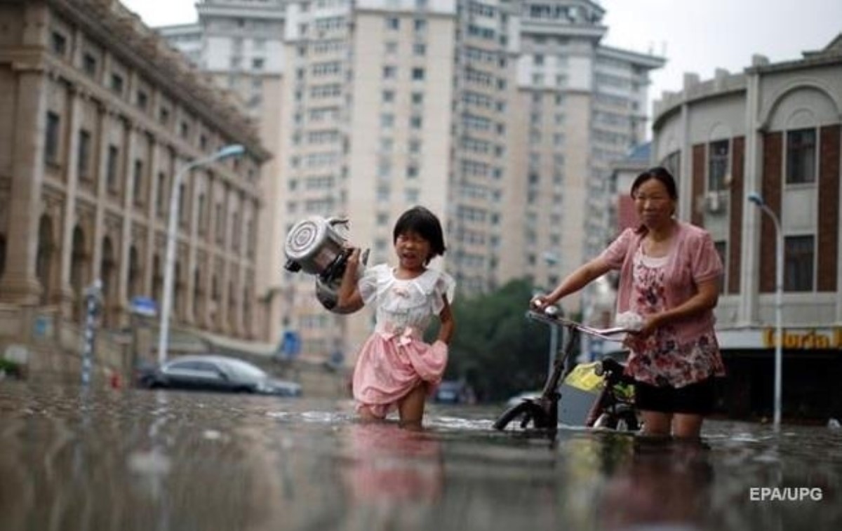 Наводнение в Китае забрало десятки жизней