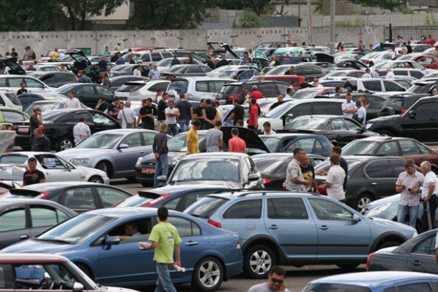 Порошенко подписал закон о снижении акцизов на б/у автомобили