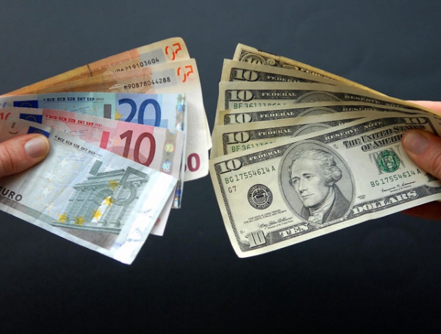 В июне население продало валюты в 10 раз больше, чем купило - НБУ