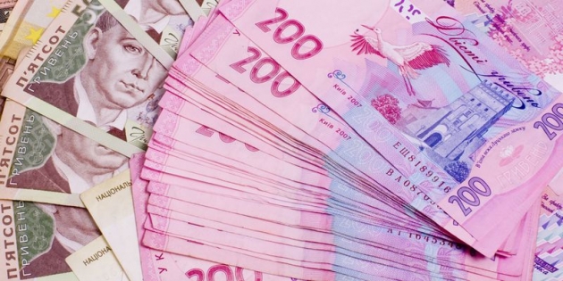 Украинцы назвали приемлемой зарплату в 6-10 тыс. гривен в месяц - опрос