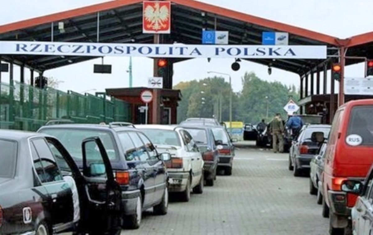 На границе с Польшей наблюдаются очереди из автомобилей