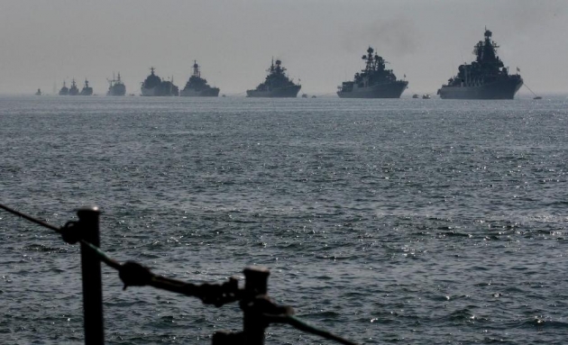 В Крыму российские военные отрабатывают высадку морского десанта