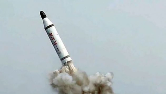 КНДР вновь запустила баллистические ракеты в направлении Японского моря