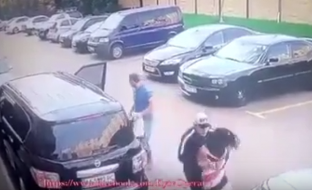 В Киеве из автомобиля похитили семейную пару