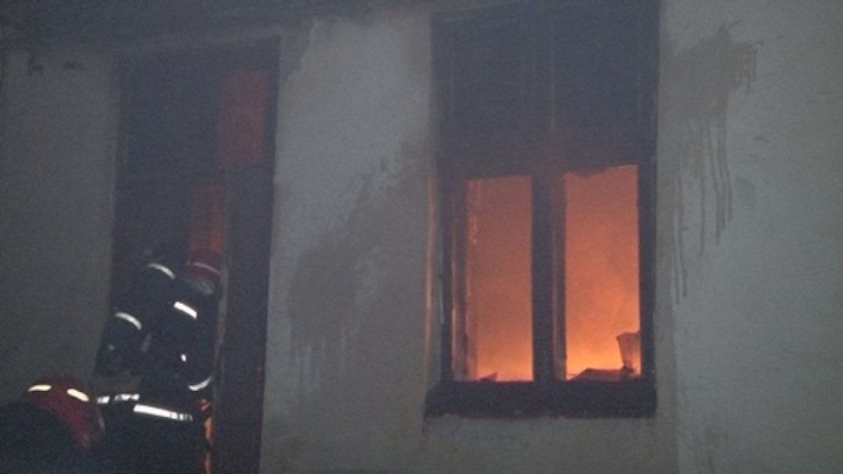 В центре Львова произошел пожар в квартире жилого дома