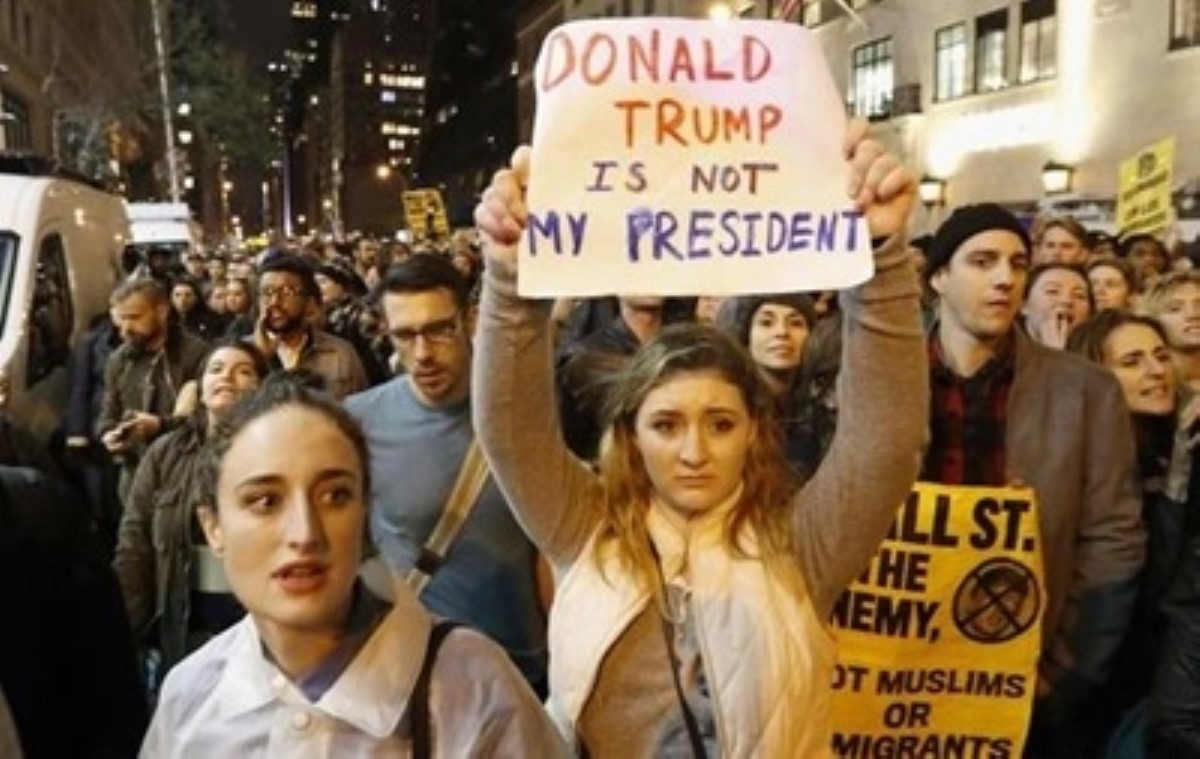 Протесты против Трампа переросли в беспорядками