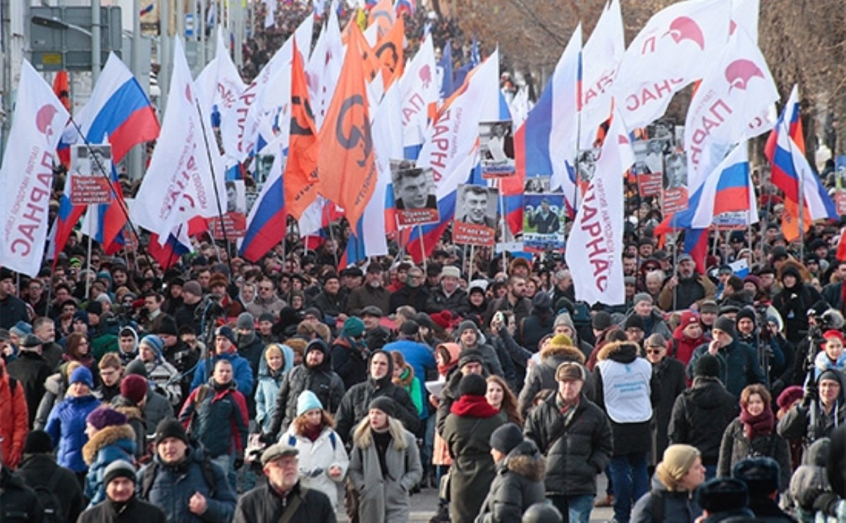 The Guardian: Россияне маршем отметили годовщину убийства Немцова
